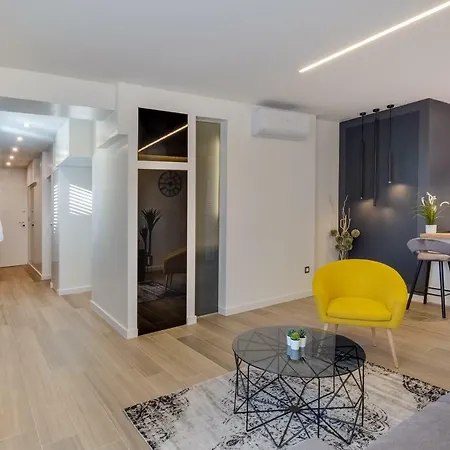 Downtown Marcius Luxury With Jacuzzi & Sauna