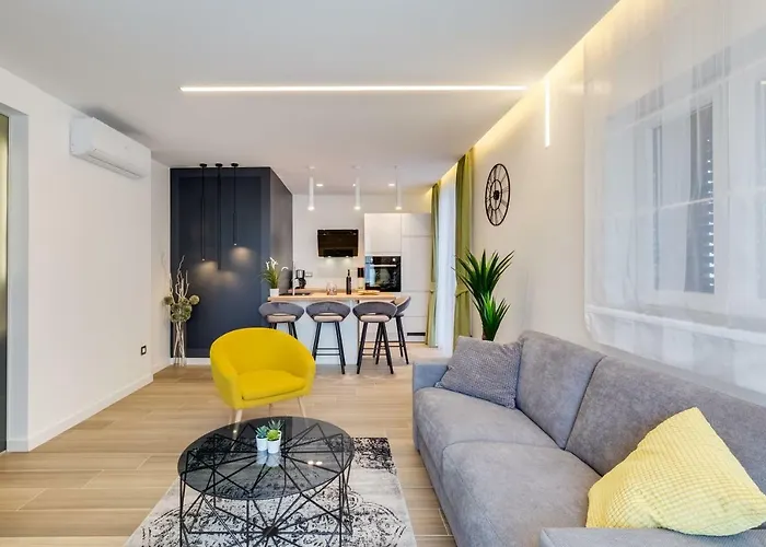 Downtown Marcius Luxury With Jacuzzi & Sauna Apartment *