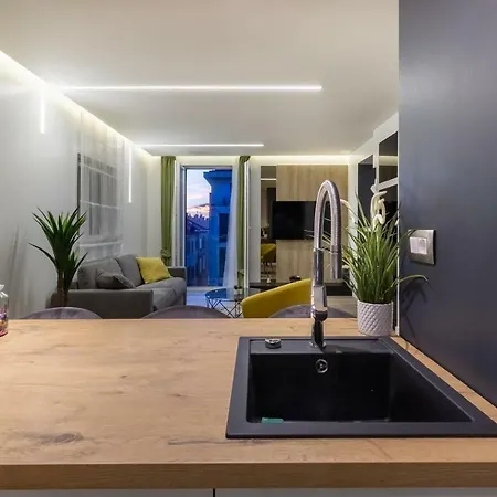 דירה Downtown Marcius Luxury With Jacuzzi & Sauna זאדאר