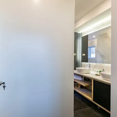 Downtown Marcius Luxury With Jacuzzi & Sauna דירה זאדאר