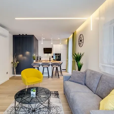 Downtown Marcius Luxury With Jacuzzi & Sauna Apartment *