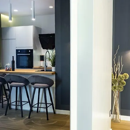 Downtown Marcius Luxury With Jacuzzi & Sauna Apartment