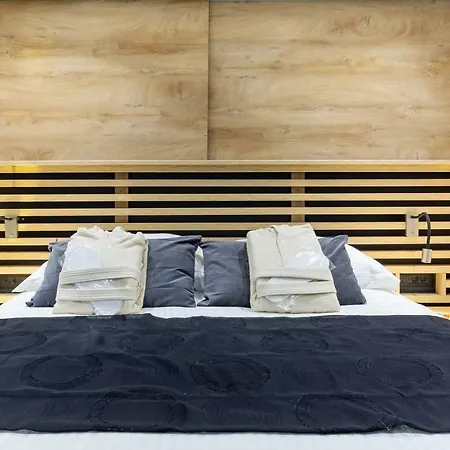 Downtown Marcius Luxury With Jacuzzi & Sauna * זאדאר