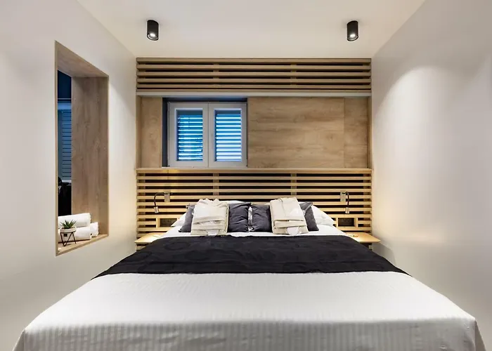 Downtown Marcius Luxury With Jacuzzi & Sauna Apartman