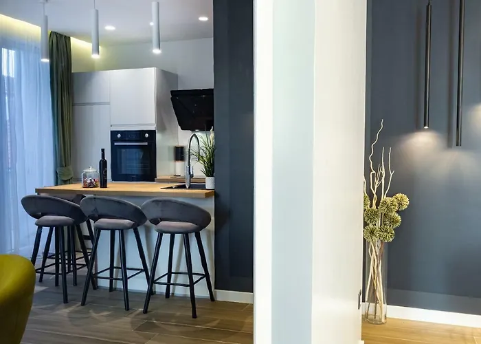 Downtown Marcius Luxury With Jacuzzi & Sauna Apartman