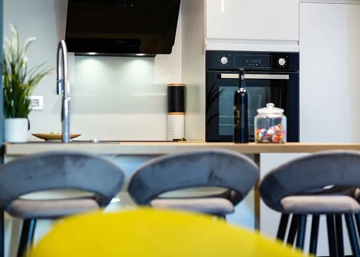 Downtown Marcius Luxury With Jacuzzi & Sauna Apartman *